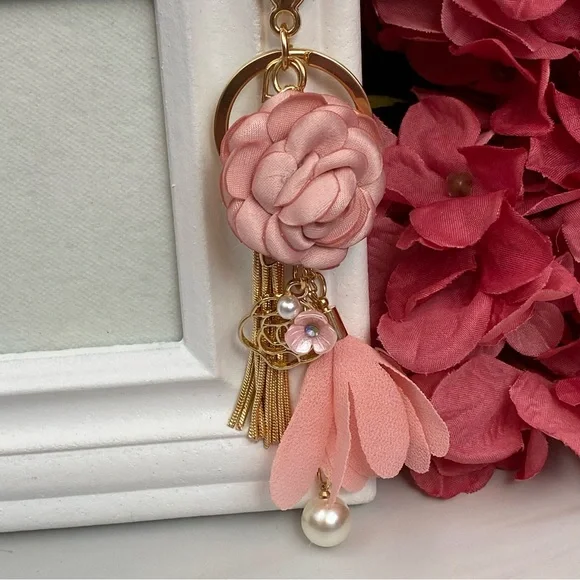 Pink Flower Gold Fringe Pearl Keychain Charm - Picture 3 of 13